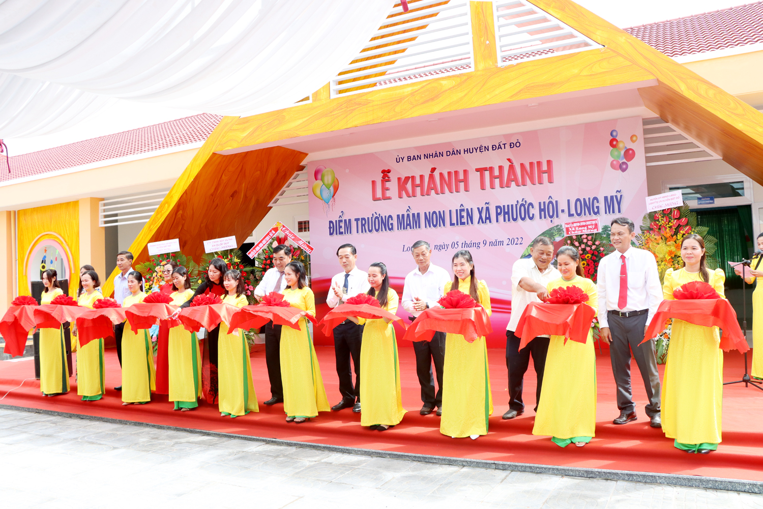 Ngày 5/9, huyện Đất Đỏ tổ chức lễ khánh thành và bàn giao công trình trường Mầm non liên xã Phước Hội-Long Mỹ tại xã Long Mỹ. Đây là công trình được bàn giao vào đúng dịp khai giảng năm học mới 2022-2023.