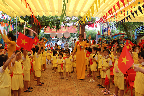 Trường MN Châu Thành (TP. Vũng Tàu) đón HS đầu cấp trong lễ khai giảng năm học mới.  Ảnh: KHÁNH CHI