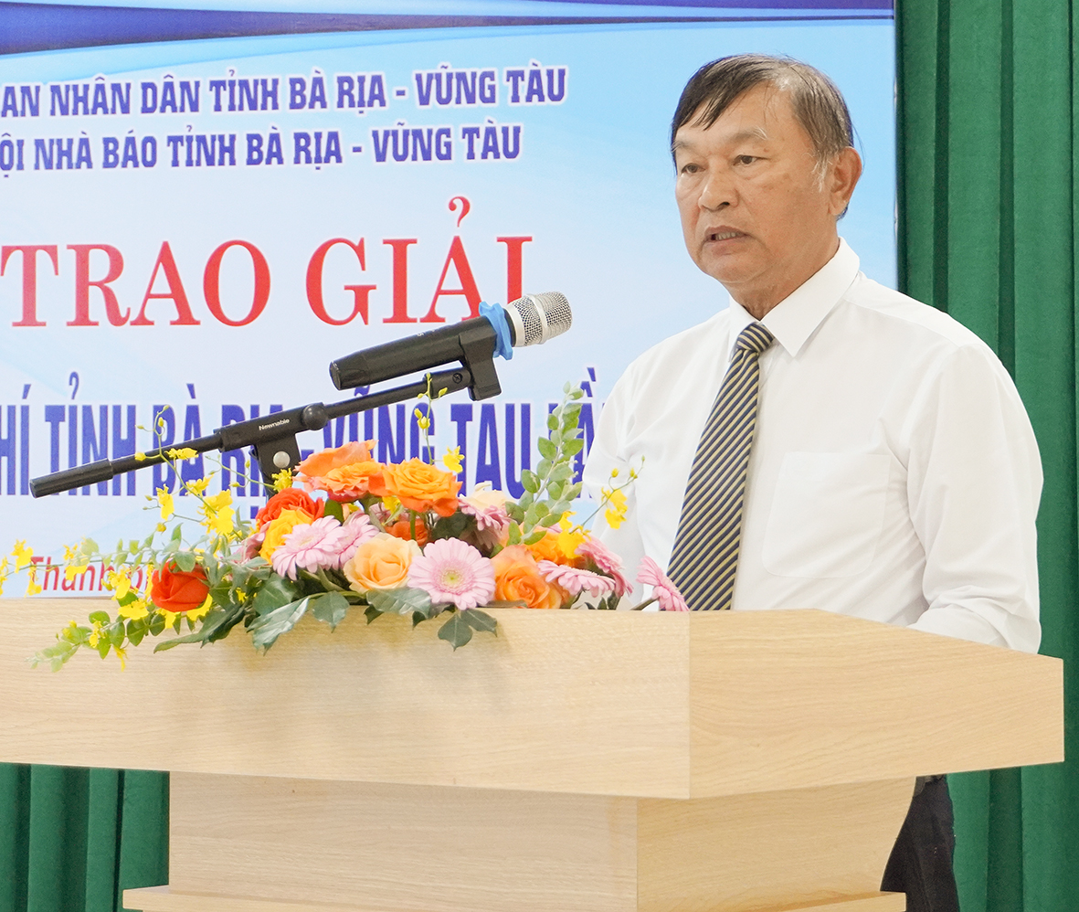 Ông Phan Đức Hiền, Chủ tịch Hội Nhà báo tỉnh phát biểu tại buổi lễ.