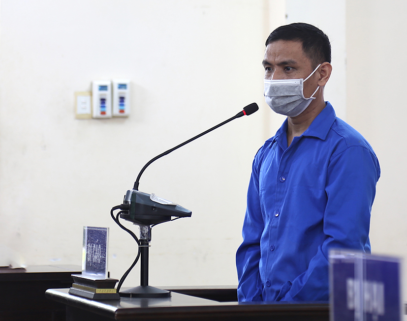 Bị cáo Phan Sơn Lâm bị tuyên phạt 13 năm tù vì dùng rựa chém nhiều nhát vào mặt vợ.