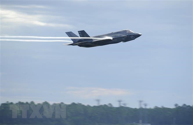Máy bay chiến đấu F-35 cất cánh từ căn cứ không quân Tyndall, bang Florida, Mỹ.