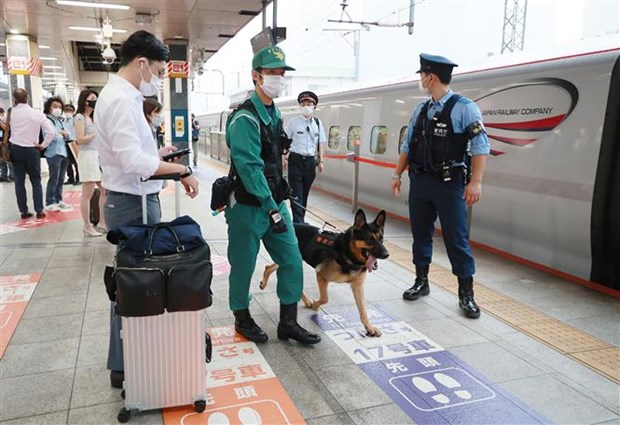 Cảnh sát Nhật Bản tăng cường kiểm tra an ninh tại Tokyo.