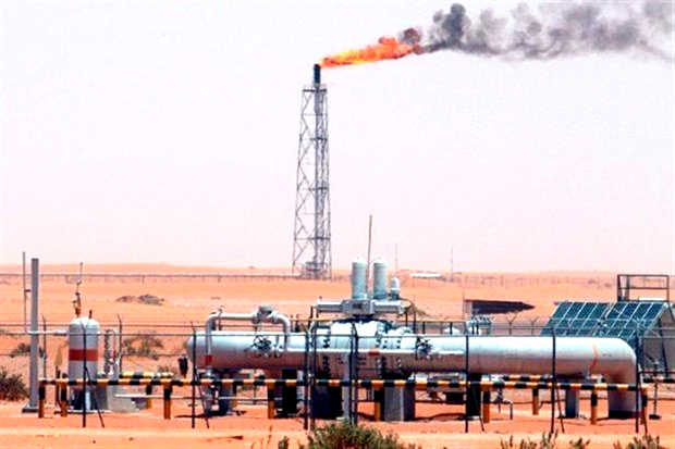 Một cơ sở  khai thác dầu thô của Các Tiểu vương quốc Arab Thống nhất.