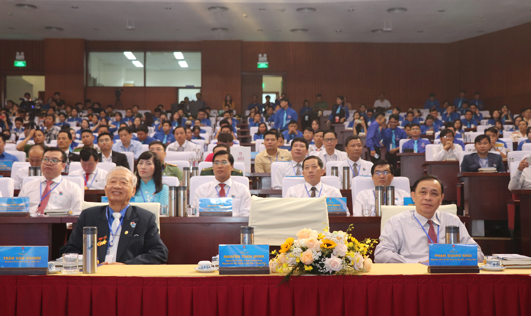 Các ông, bà nguyên lãnh đạo tỉnh tham dự Đại hội.