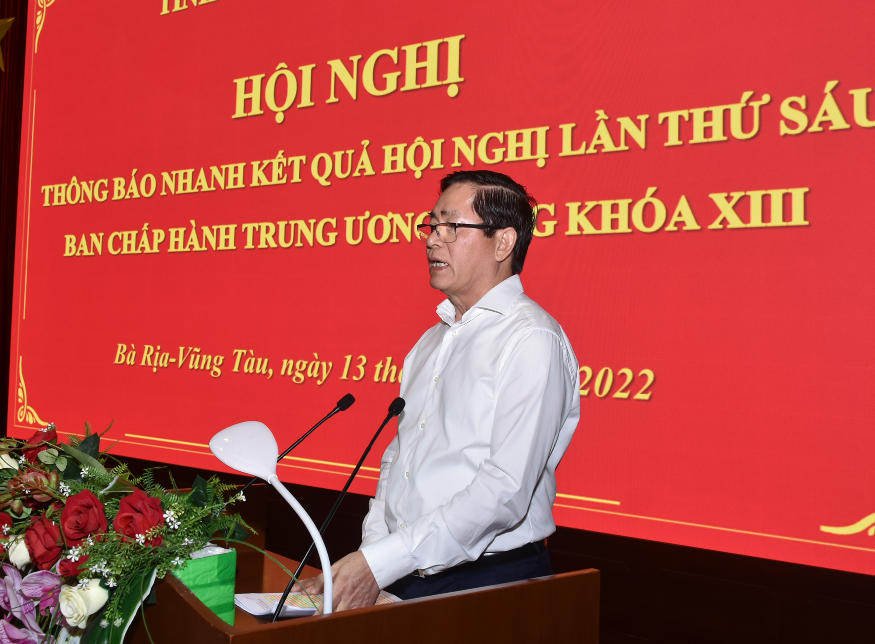 Ông Phạm Viết Thanh, Ủy viên Trung ương Đảng, Bí thư Tỉnh ủy, Chủ tịch HĐND tỉnh Thông báo nhanh kết quả hội nghị.