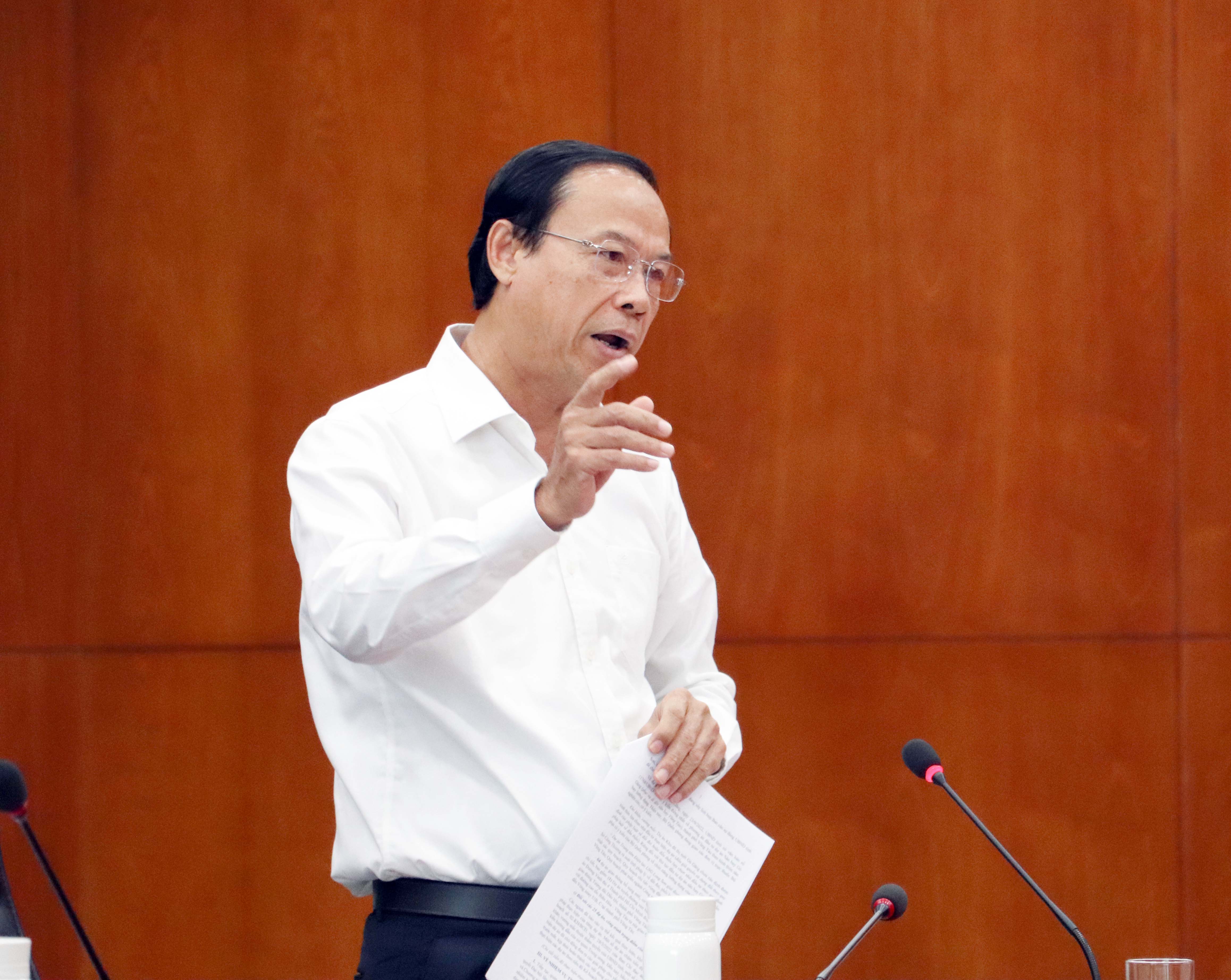 Ông Nguyễn Văn Thọ, Chủ tịch UBND tỉnh phát biểu tại cuộc họp.