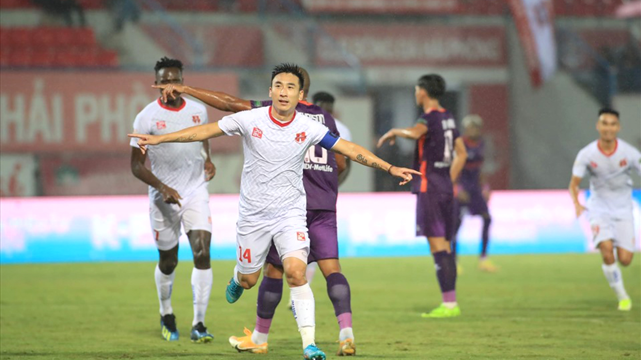 Hải Phòng giành chiến thắng để tiếp tục đeo bám Hà Nội FC.