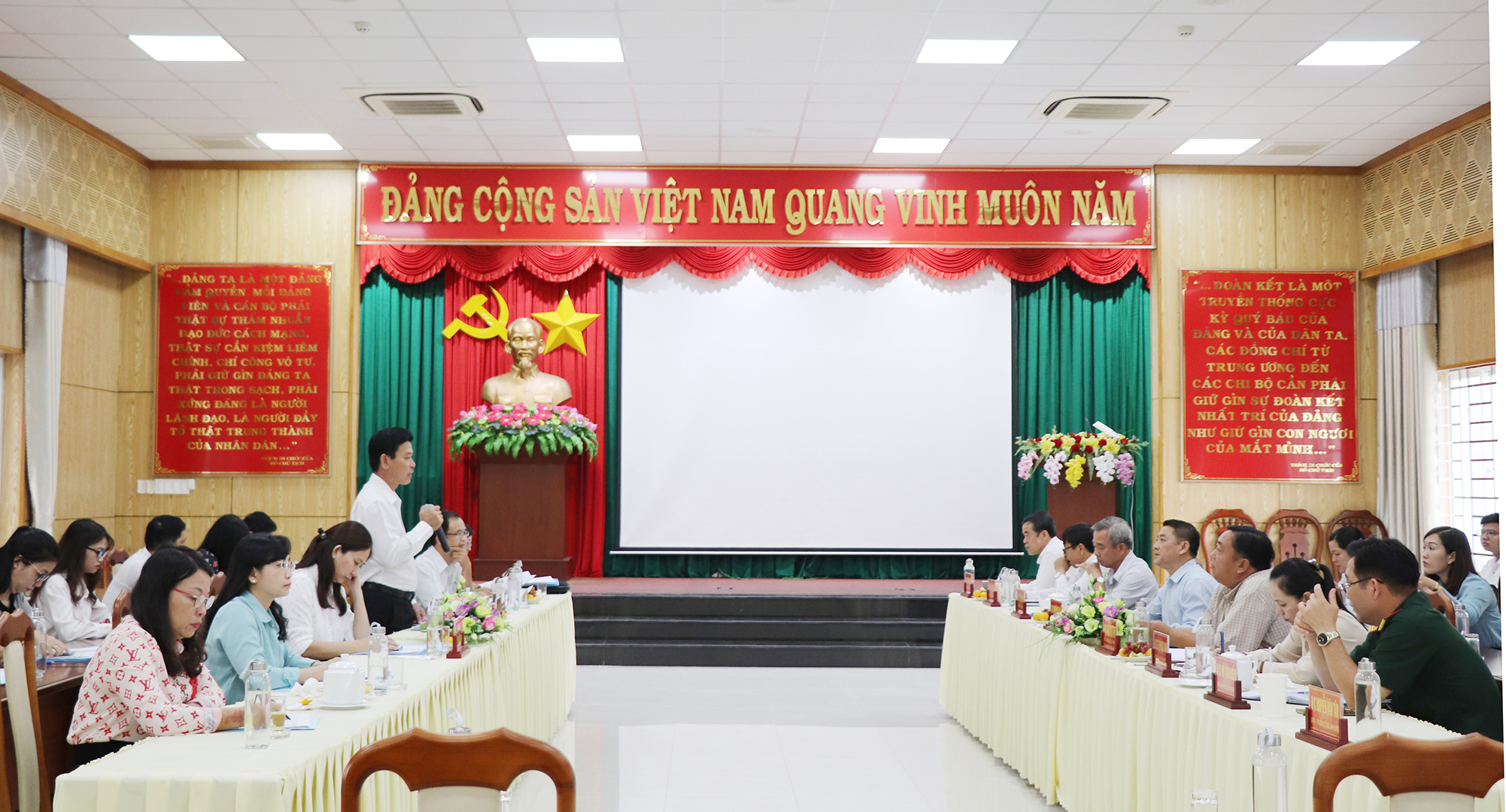 Quang cảnh buổi giám sát.