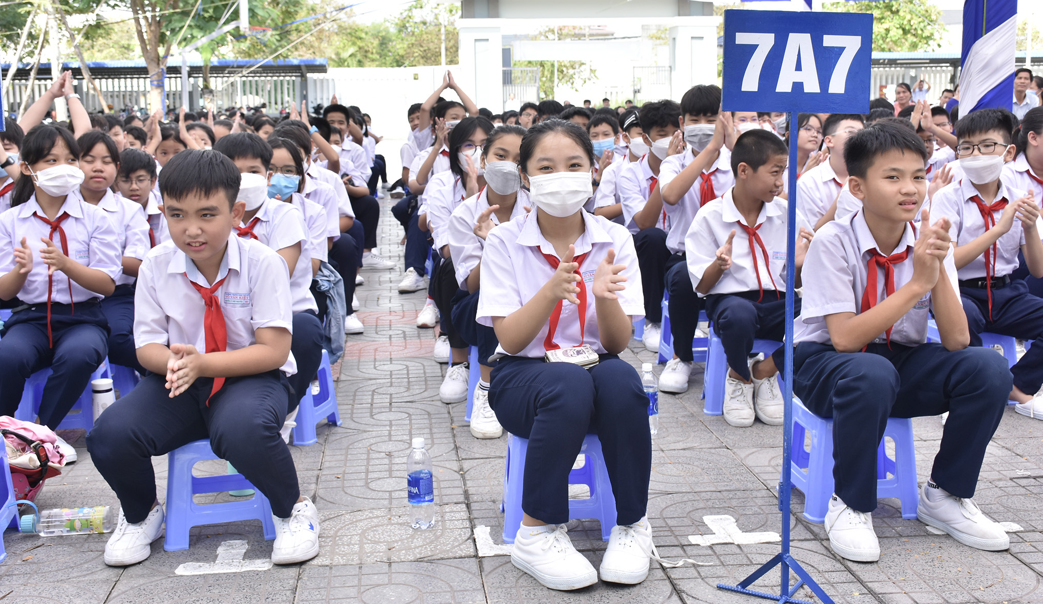 HS Trường THCS Võ Văn Kiệt tham gia lễ phát động