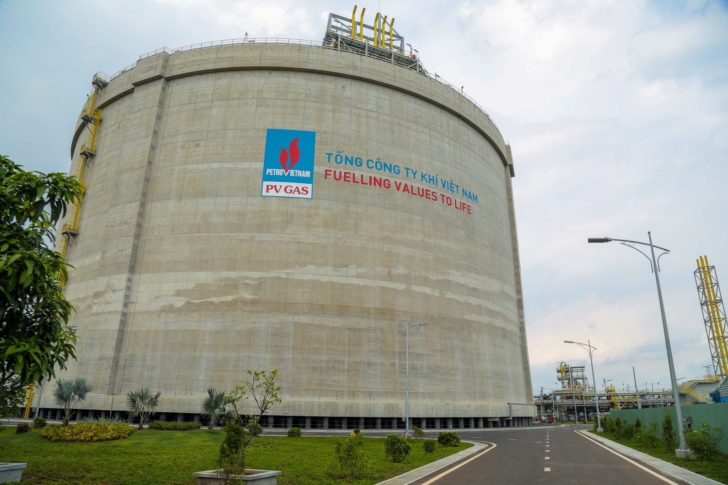 Dự án Kho chứa 1 triệu tấn LNG Thị Vải đã hoàn thành 97,08% tiến độ.