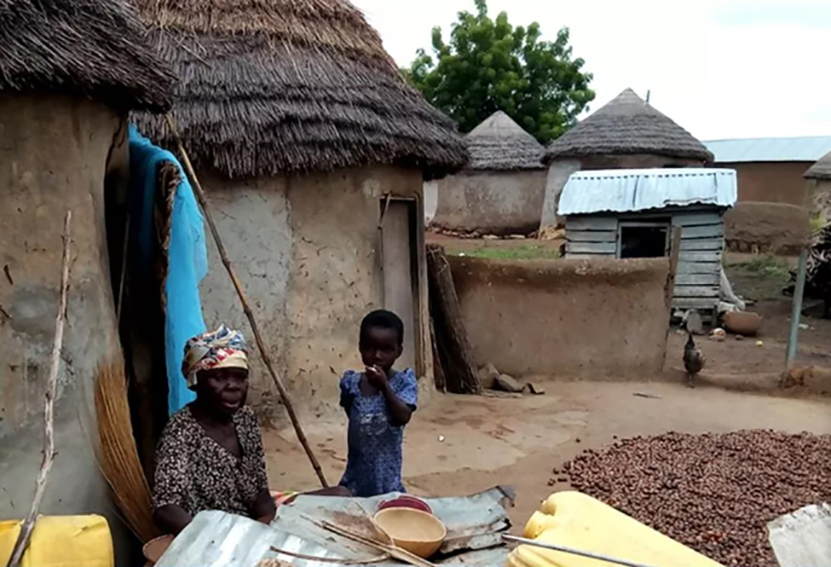 Mẹ con bà Nanumba ở trại phù thủy.