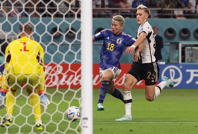 Ritsu Doan và Takuma Asano lần lượt ghi bàn, giúp tuyển Nhật Bản thắng ngược Đức với tỷ số 2-1 ở trận ra quân tại World Cup 2022.