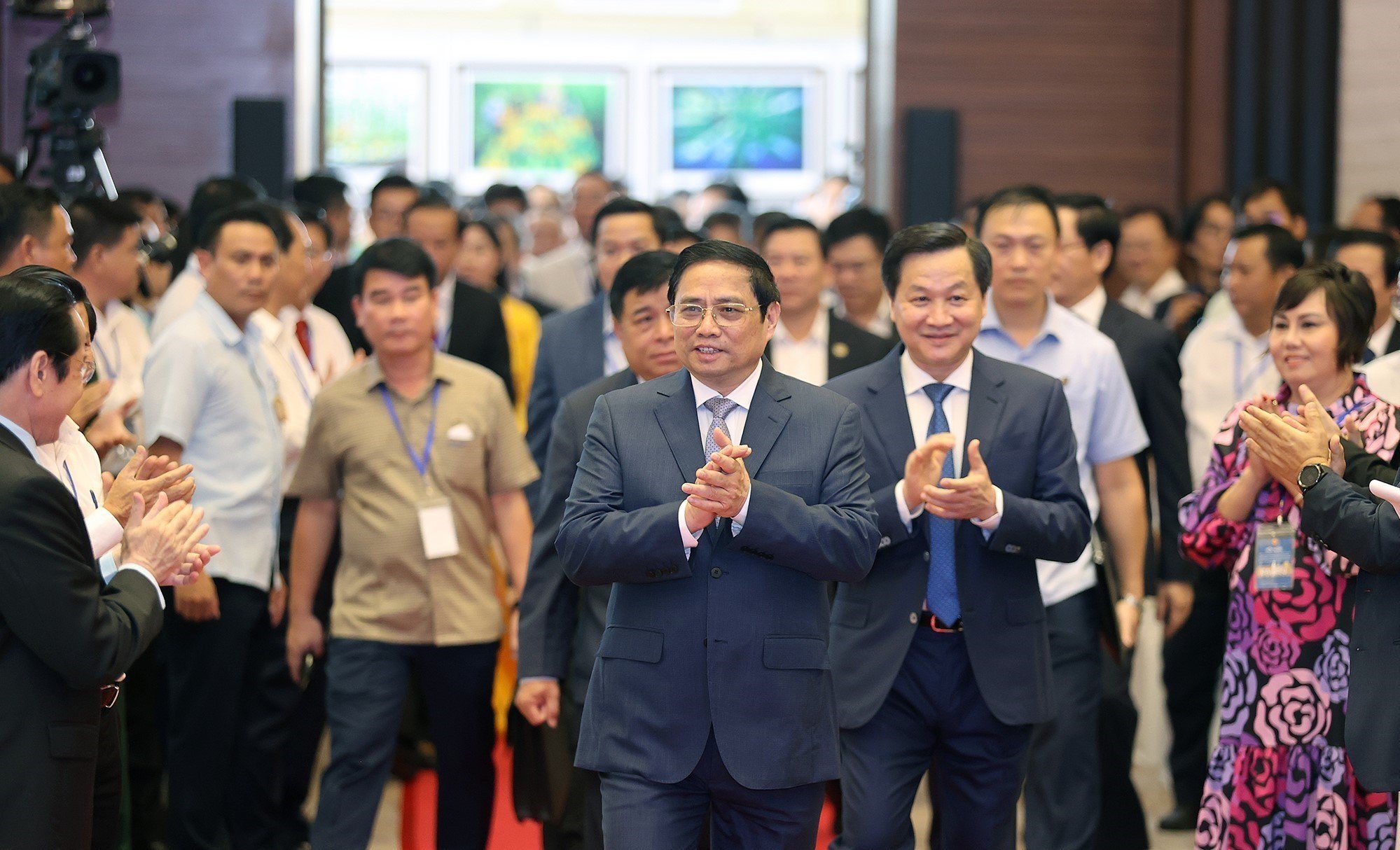 Thủ tướng Phạm Minh Chính và các đại biểu đến dự hội nghị