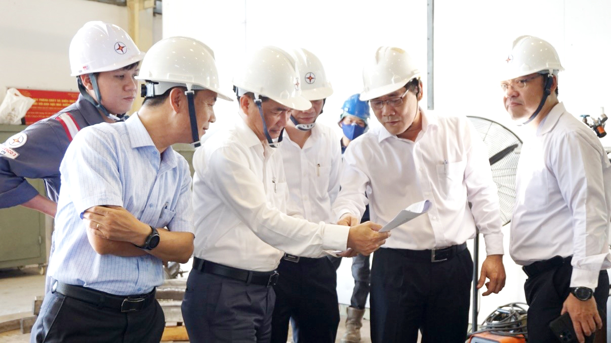 Đoàn công tác trao đổi về phương án, tiến độ công trình cùng Công ty EPS.