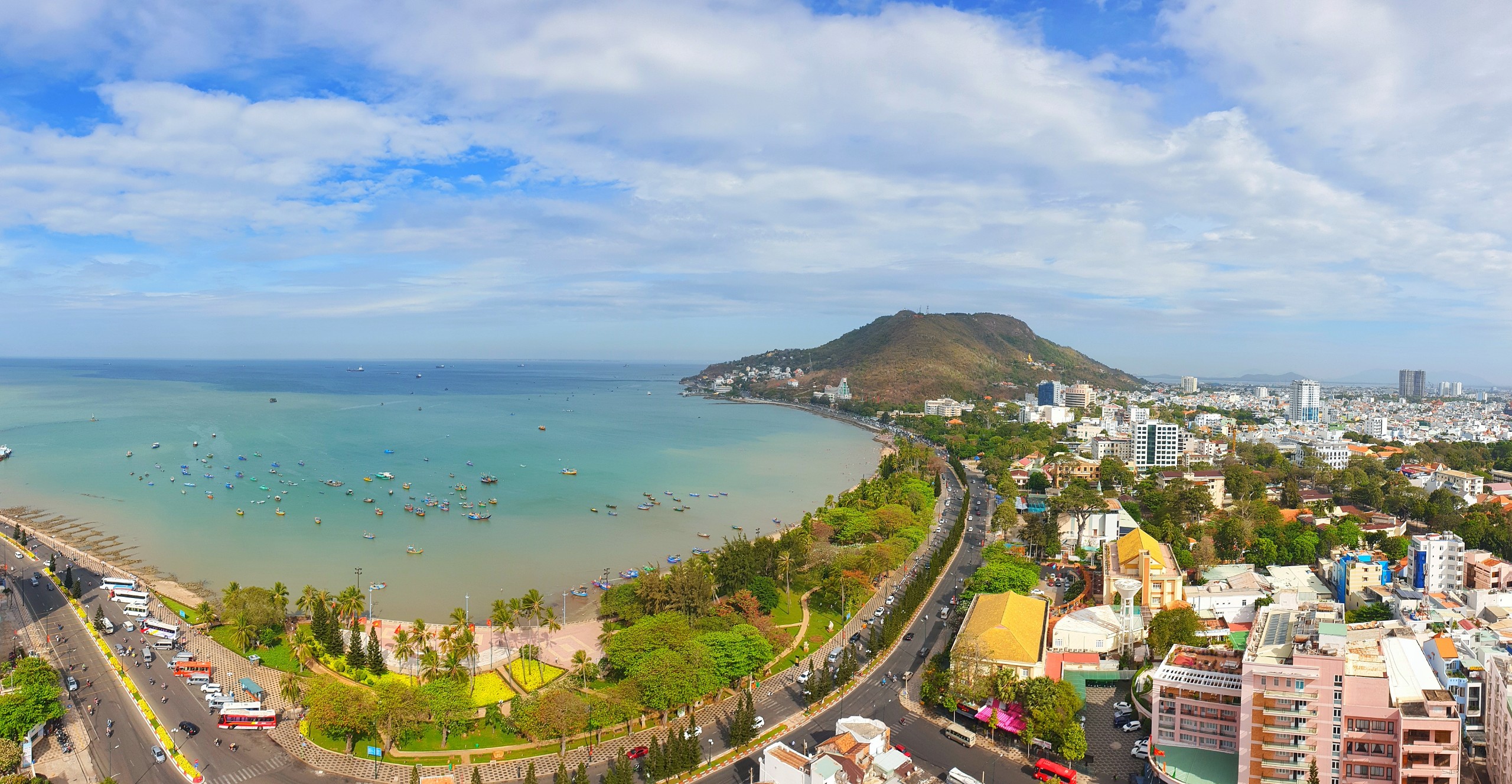 Lễ khai mạc Giải chạy “Vung Tau City Trail lần 1 năm 2022” sẽ diễn ra vào lúc 16 giờ ngày thứ bảy - 17/12 tại Công viên tam giác Bãi Trước và đường Quang Trung.