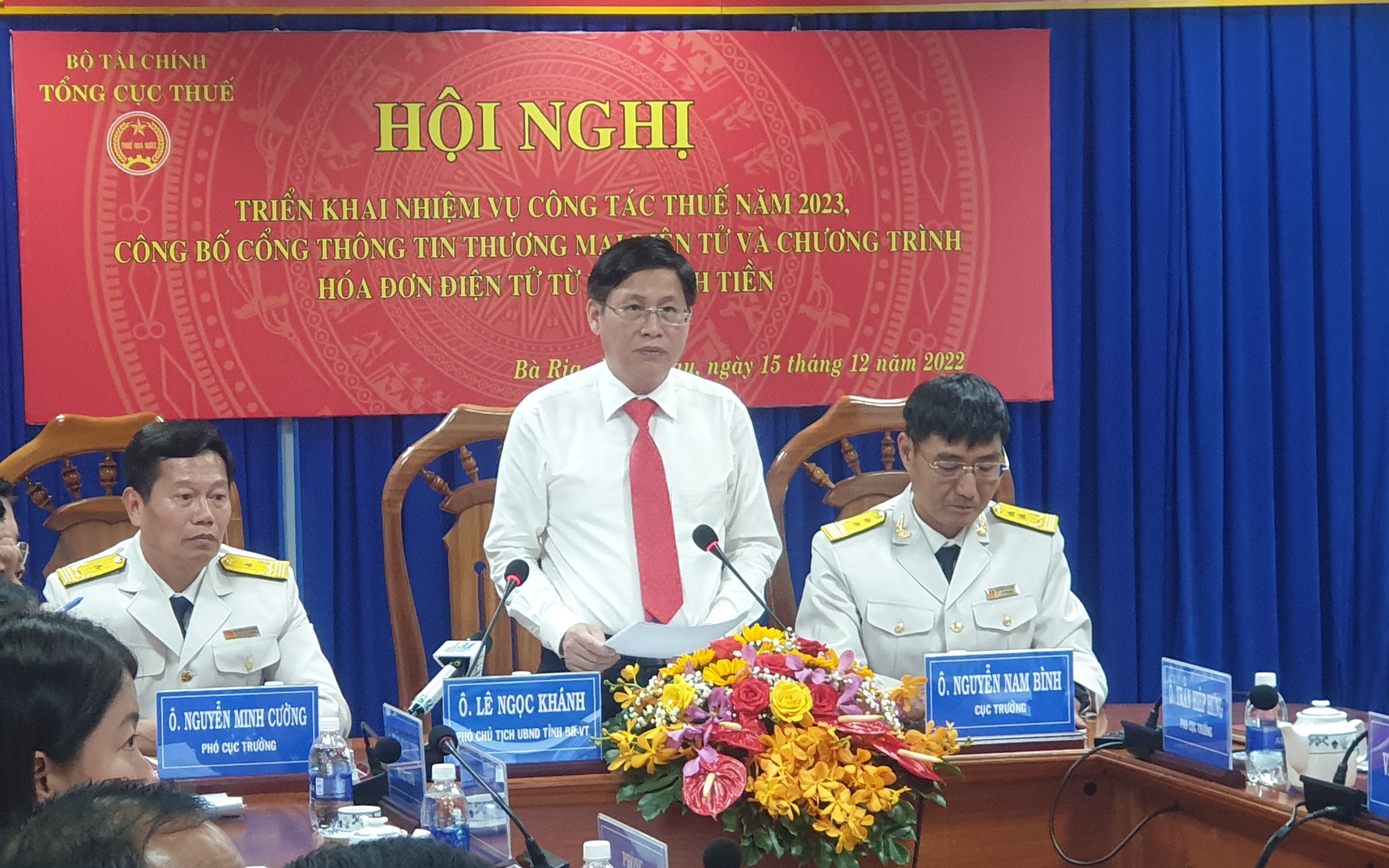 Ông Lê Ngọc Khánh, Phó Chủ tịch UBND tỉnh phát biểu tại hội nghị.