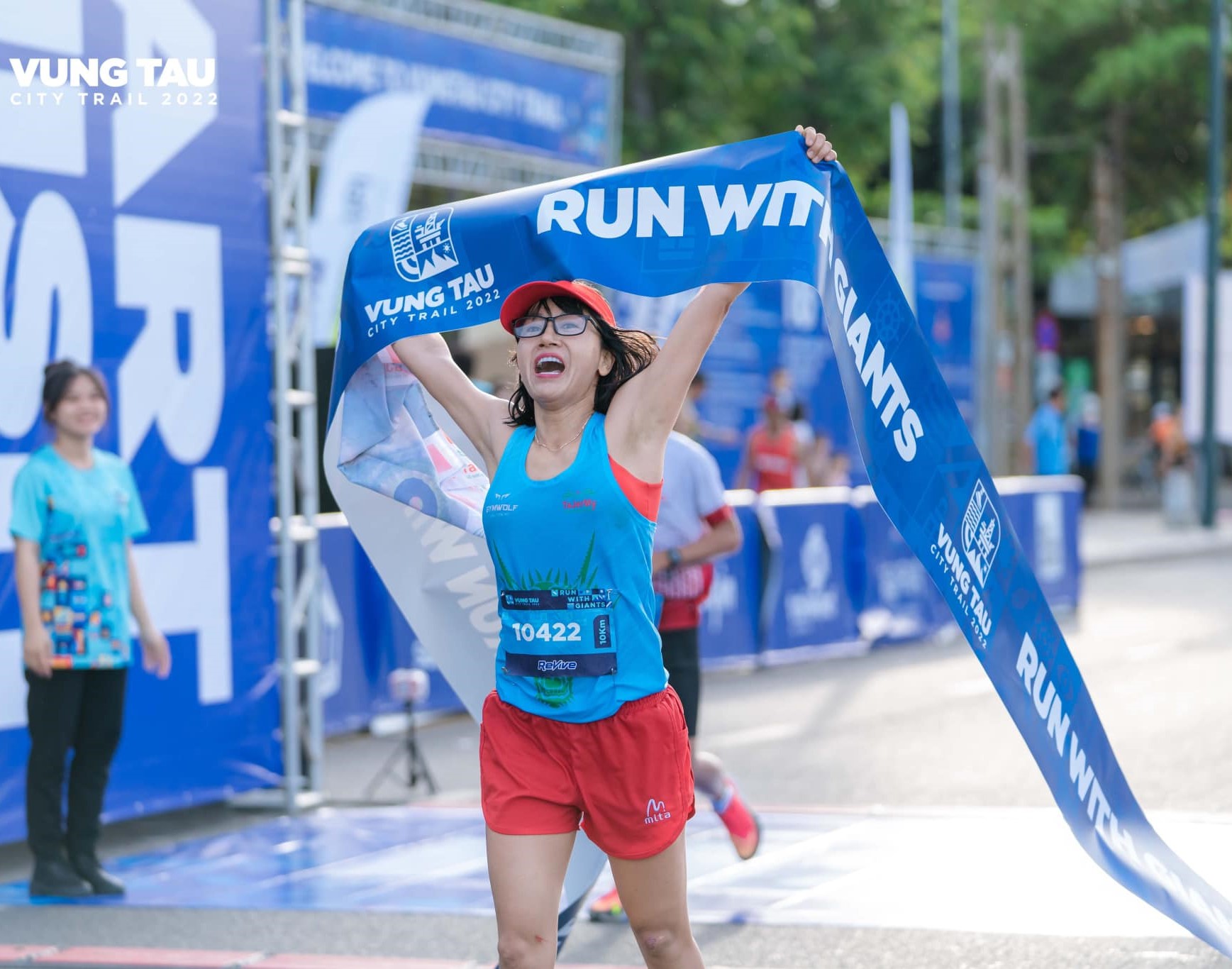 Runner Vương Hiền của Bà Rịa-Vũng Tàu cán đích đầu tiên cự ly 10km nữ.