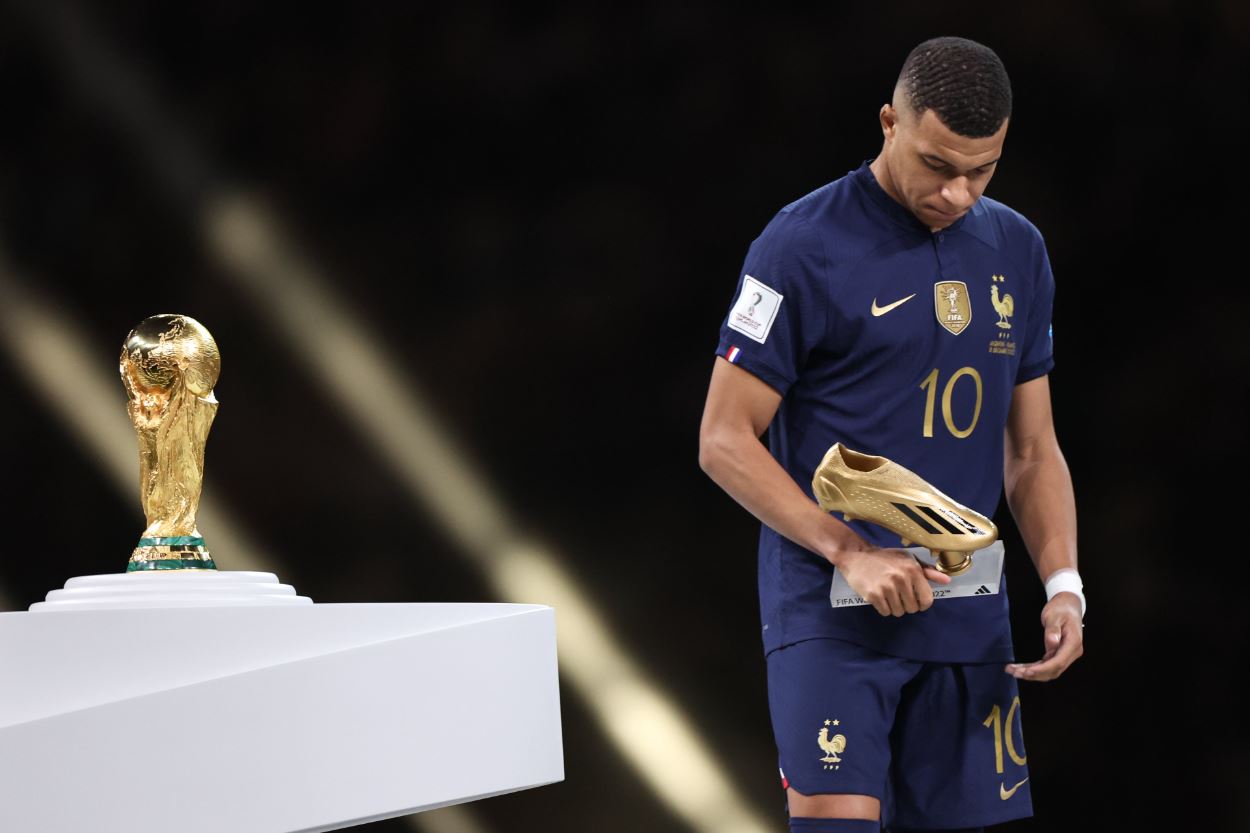 Mbappe thật sự xuất sắc dù Pháp thất bại.