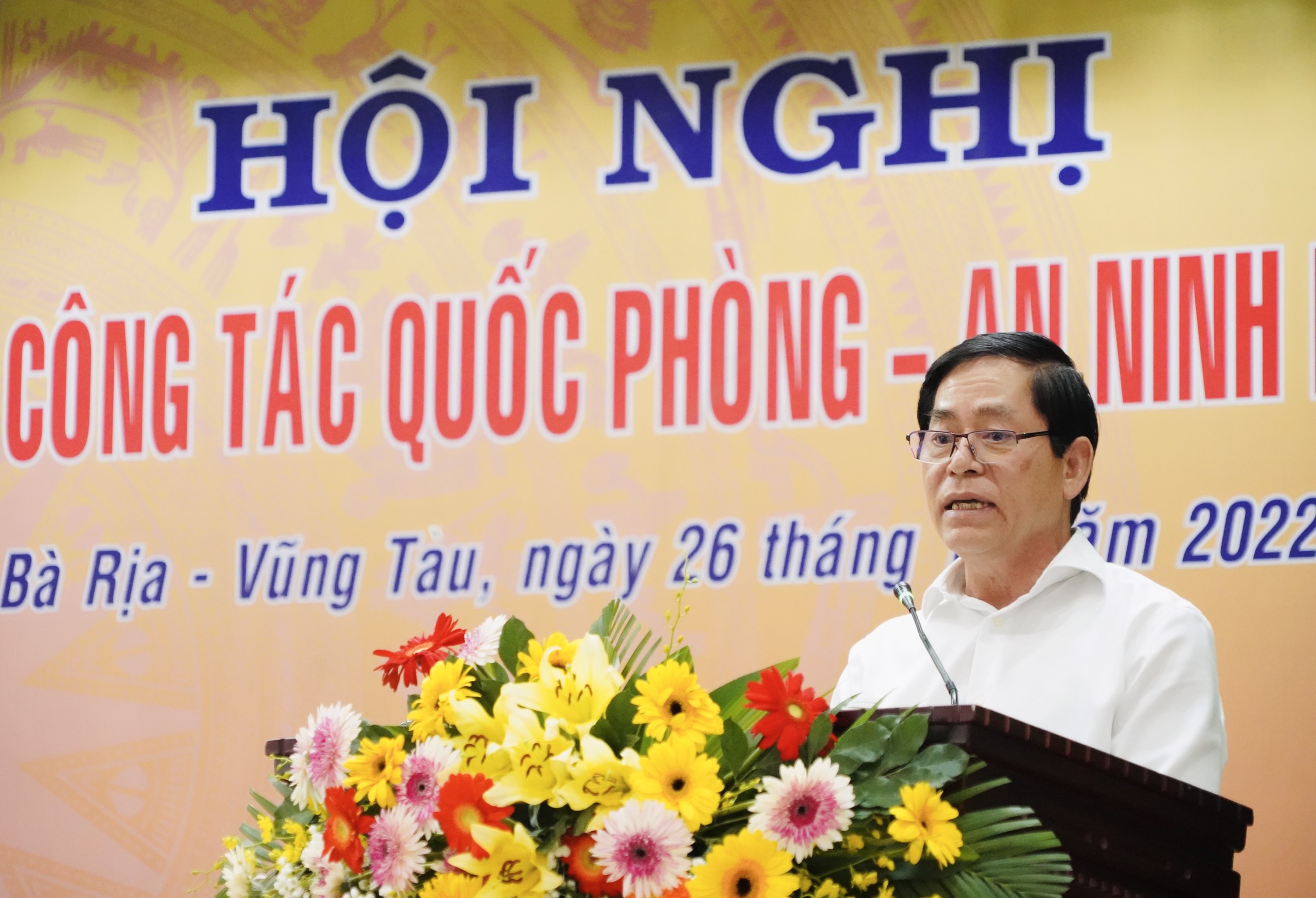 Ông Phạm Viết Thanh, Ủy viên Trung ương Đảng, Bí thư Tỉnh ủy,  Bí thư Đảng ủy Quân sự tỉnh phát biểu chỉ đạo tại hội nghị.