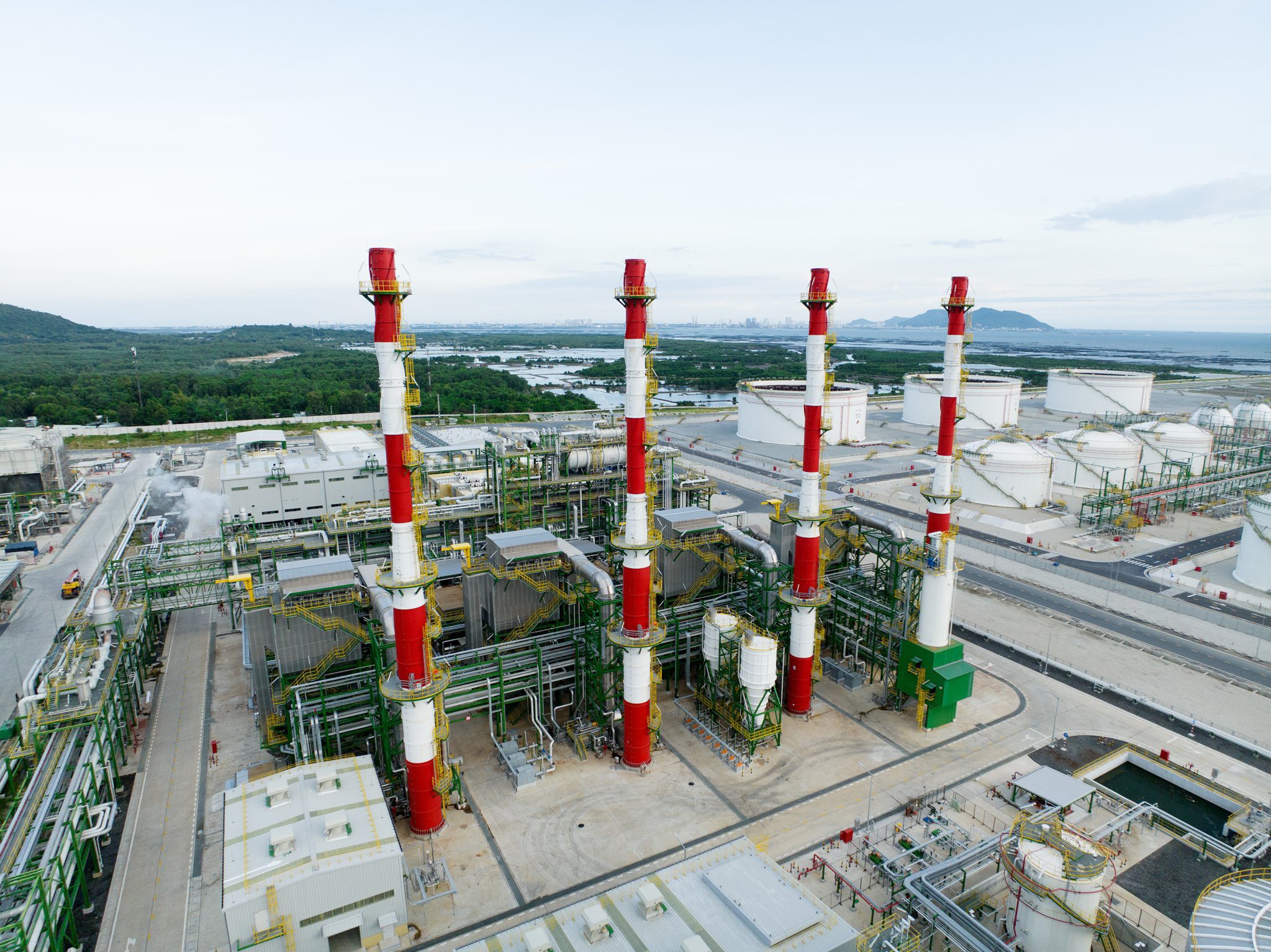 Nhà máy tiện ích trung tâm, hạng mục quan trọng tại dự án Tổ hợp Hóa dầu miền Nam  (xã Long Sơn, TP. Vũng Tàu).