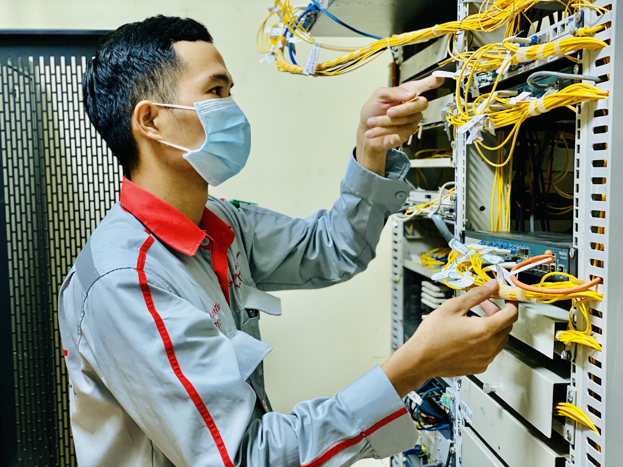 Giữ thông tin liên lạc thông suốt dịp Tết