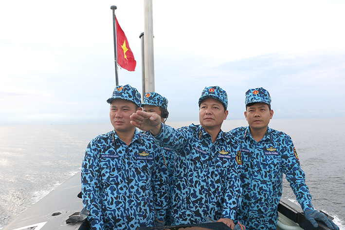 Cán bộ, thủy thủ tàu ngầm 187 Bà Rịa-Vũng Tàu tham gia một buổi huấn luyện chiến đấu.