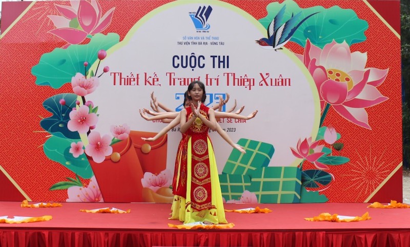 Tiết mục văn nghệ tại lễ khai mạc.