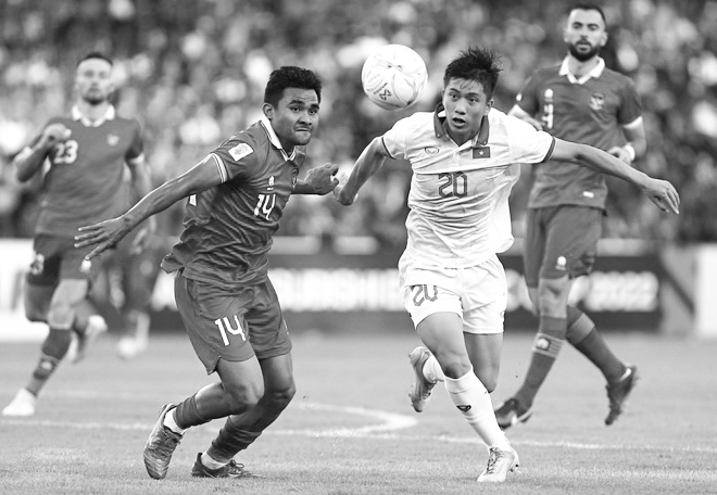 Dù kiểm soát bóng nhiều hơn, nhưng Văn Đức (số 20) và các đồng đội không thể ghi bàn vào lưới Indonesia.