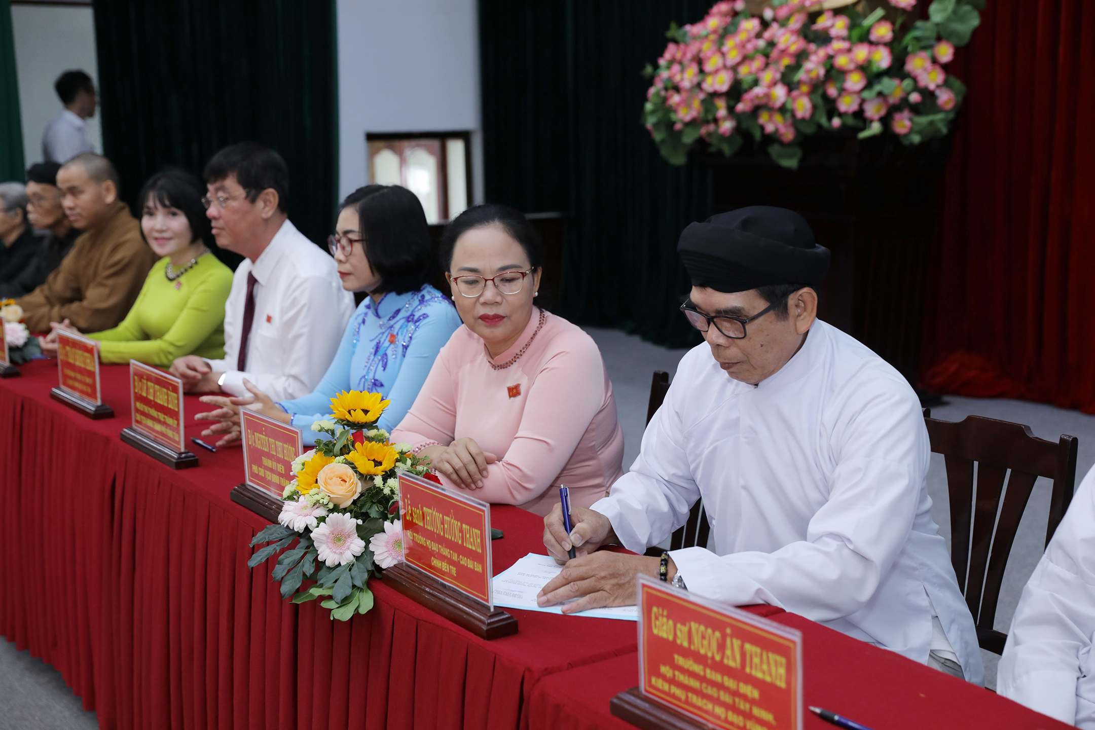 Đảng bộ, chính quyền, MTTQ Việt Nam thành phố ký giao ước với các tổ chức tôn giáo về chung tay xây dựng Vũng Tàu là đô thị văn minh
