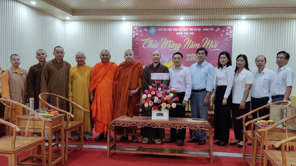 Đoàn công tác của Huyện ủy, HĐND, UBND, Ủy ban MTTQ huyện Long Điền đến thăm, chúc Tết Ban Trị sự Giáo hội Phật giáo Việt Nam tỉnh.