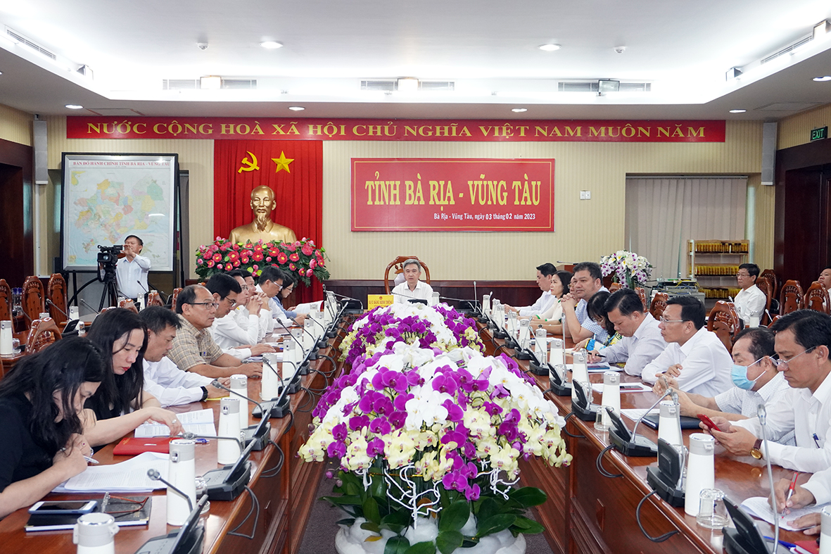 Ông Đặng Minh Thông, Phó Chủ tịch UBND tỉnh; lãnh đạo các sở, ngành tham dự tại điểm cầu tỉnh Bà Rịa-Vũng Tàu.
