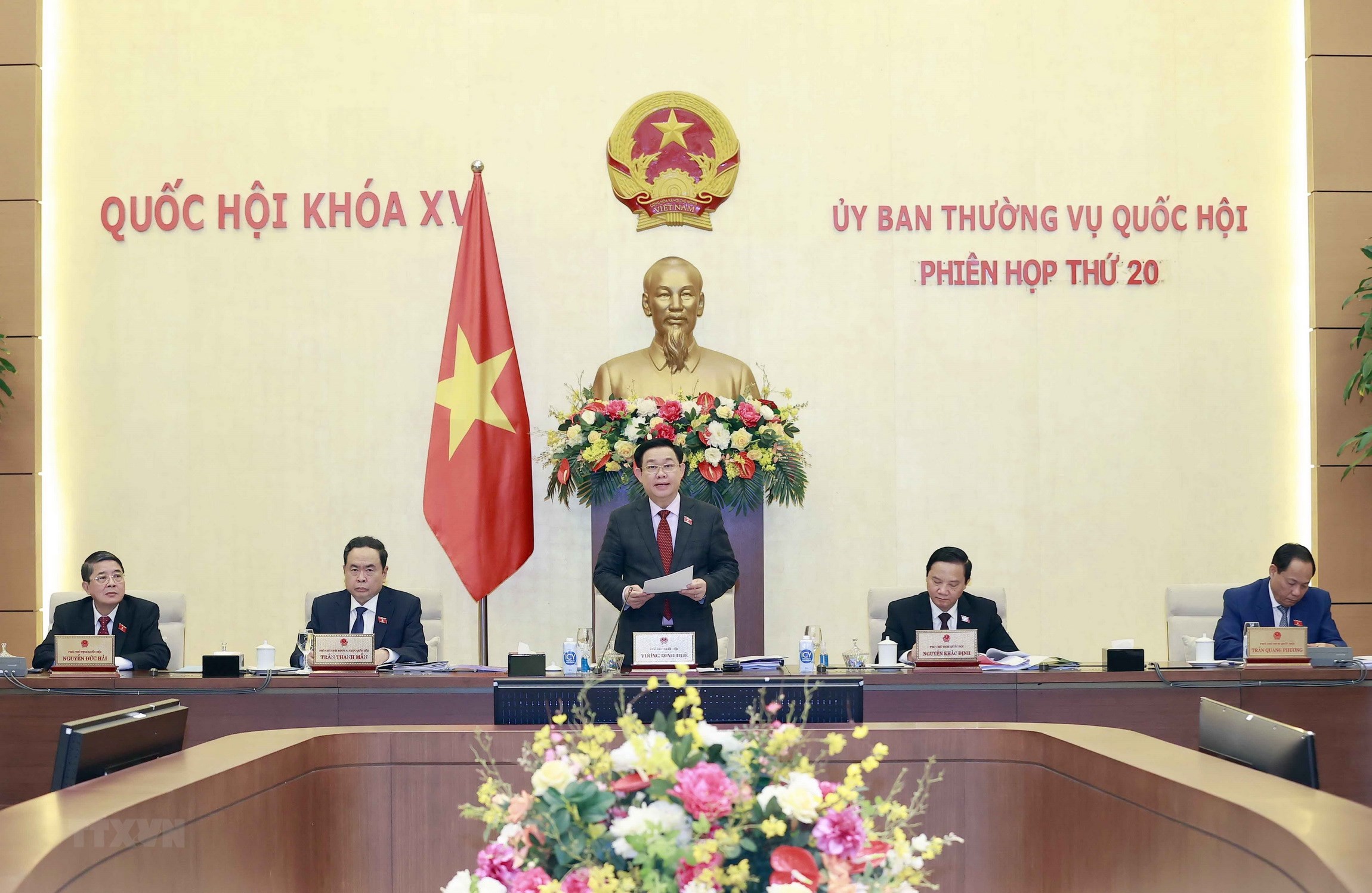 Chủ tịch Quốc hội Vương Đình Huệ phát biểu khai mạc.