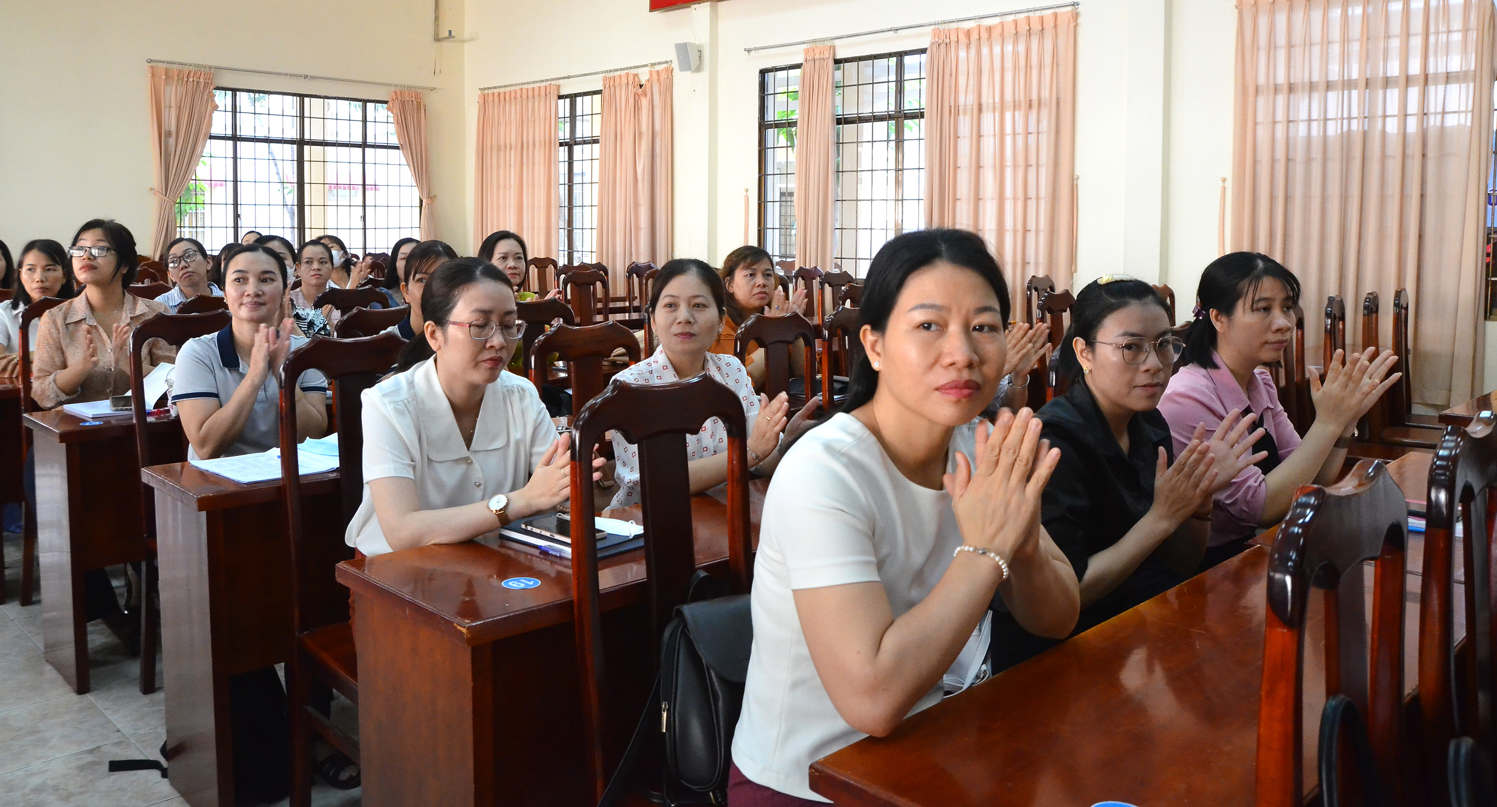 Các học viên tham gia lớp học.