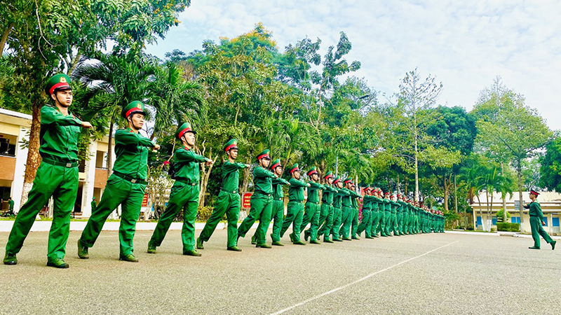 Trưởng thành trong môi trường quân ngũ
