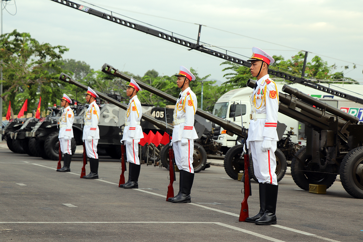 Đội vệ binh tham dự Lễ ra quân huấn luyện.