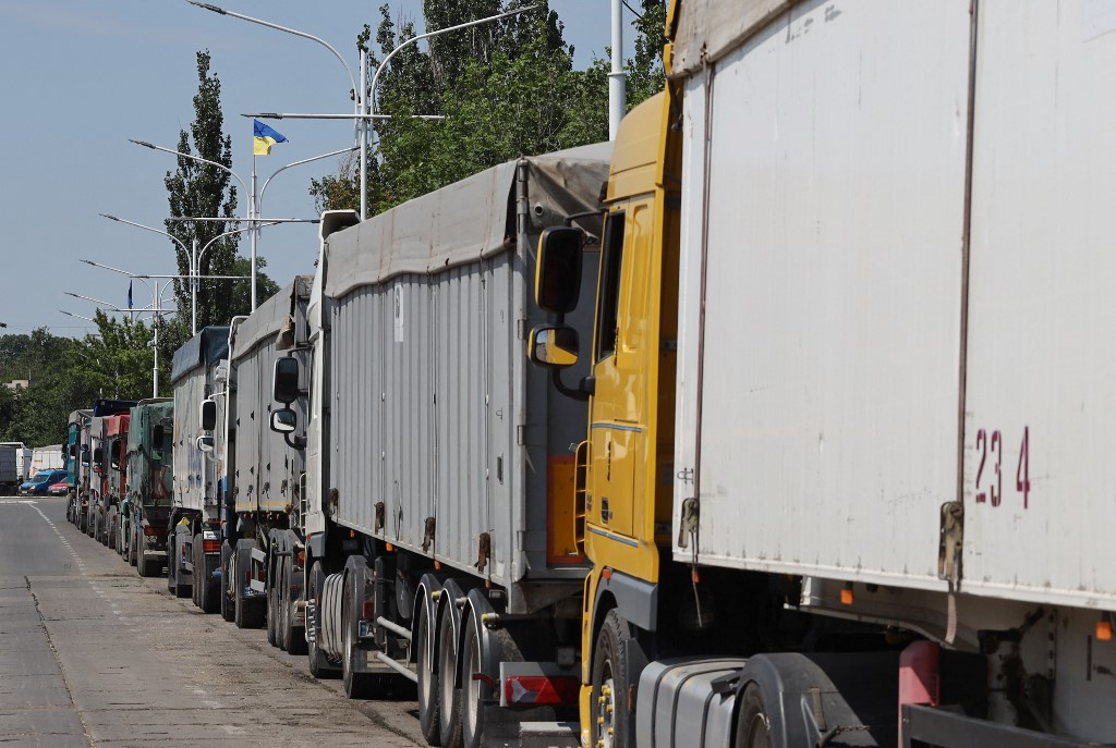 Xe tải chở lúa mỳ gần Izmail, thuộc vùng Odessa, Ukraine.