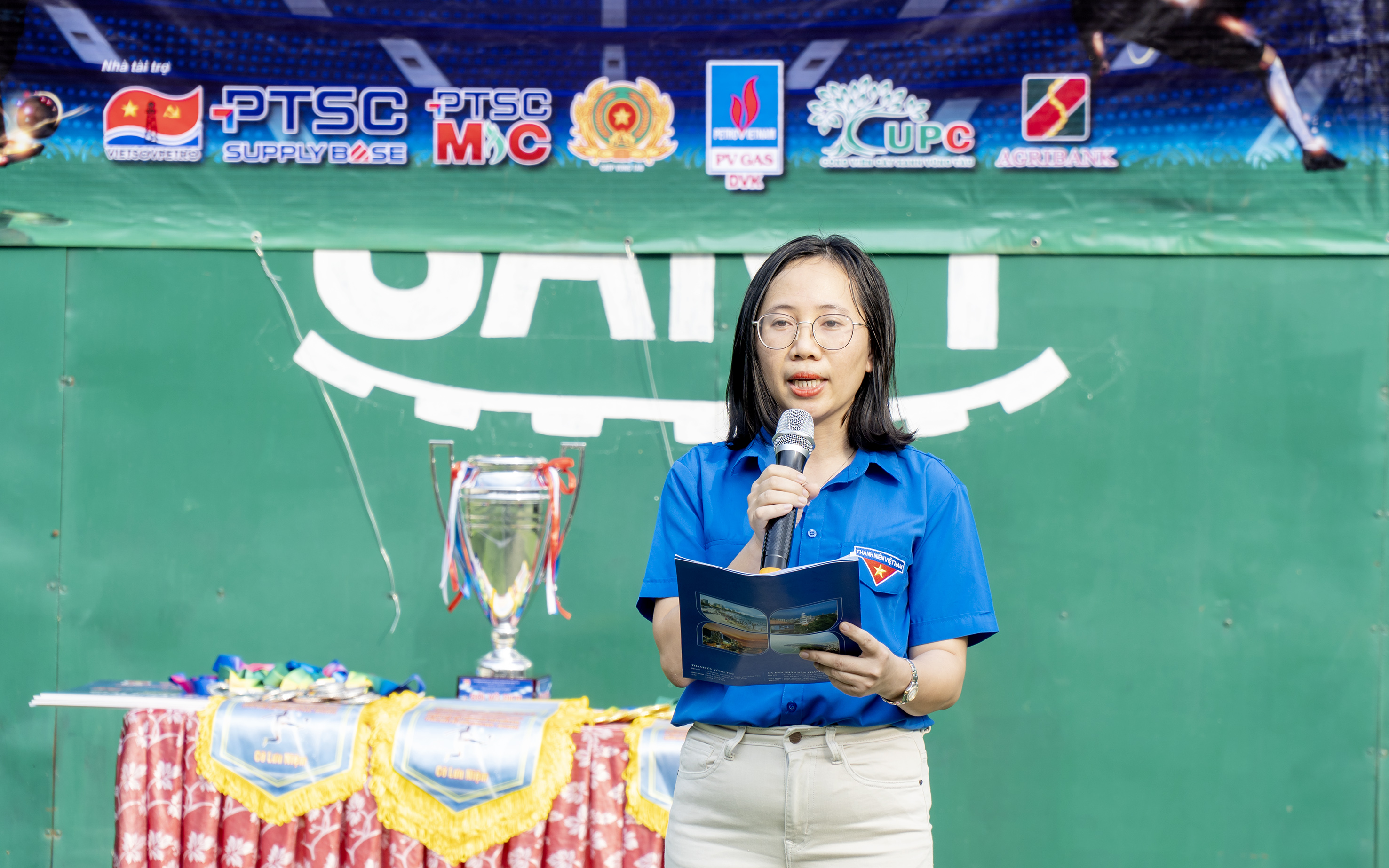 Chị Trần Thị Xuân, Bí thư Chi đoàn khối các Cơ quan TP. Vũng Tàu phát biểu khai mạc giải.