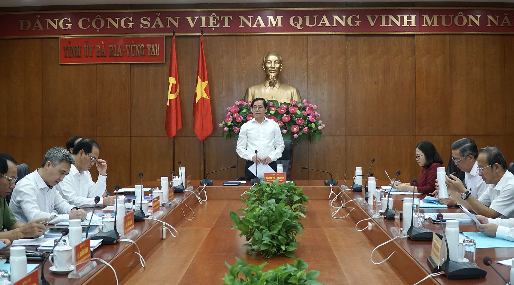 Ông Phạm Viết Thanh, Ủy viên Trung ương Đảng, Bí thư Tỉnh ủy, Chủ tịch HĐND tỉnh phát biểu chỉ đạo tại buổi làm việc.
