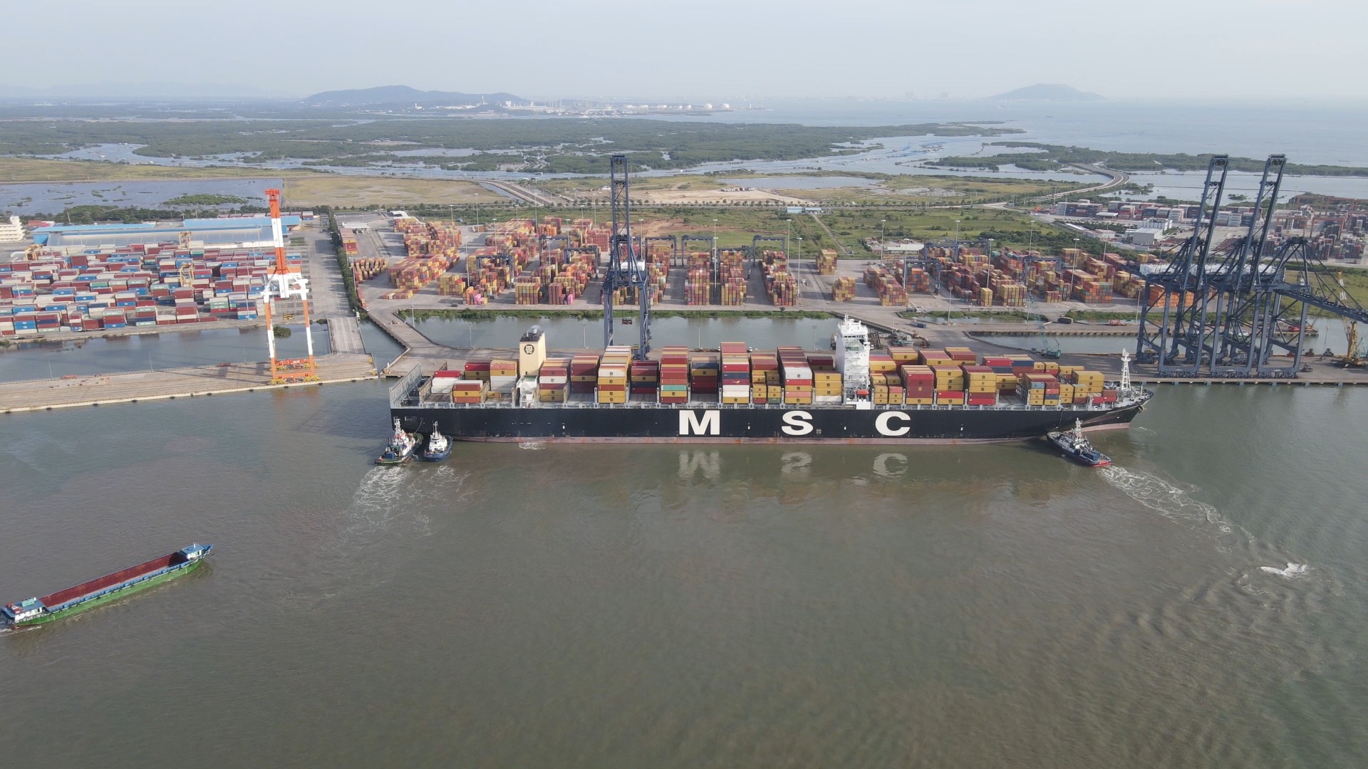 Cục Hàng hải Việt Nam ủng hộ đề xuất tiếp nhận tàu trọng tải 200.148 DWT vào, rời bến cảng SSIT.