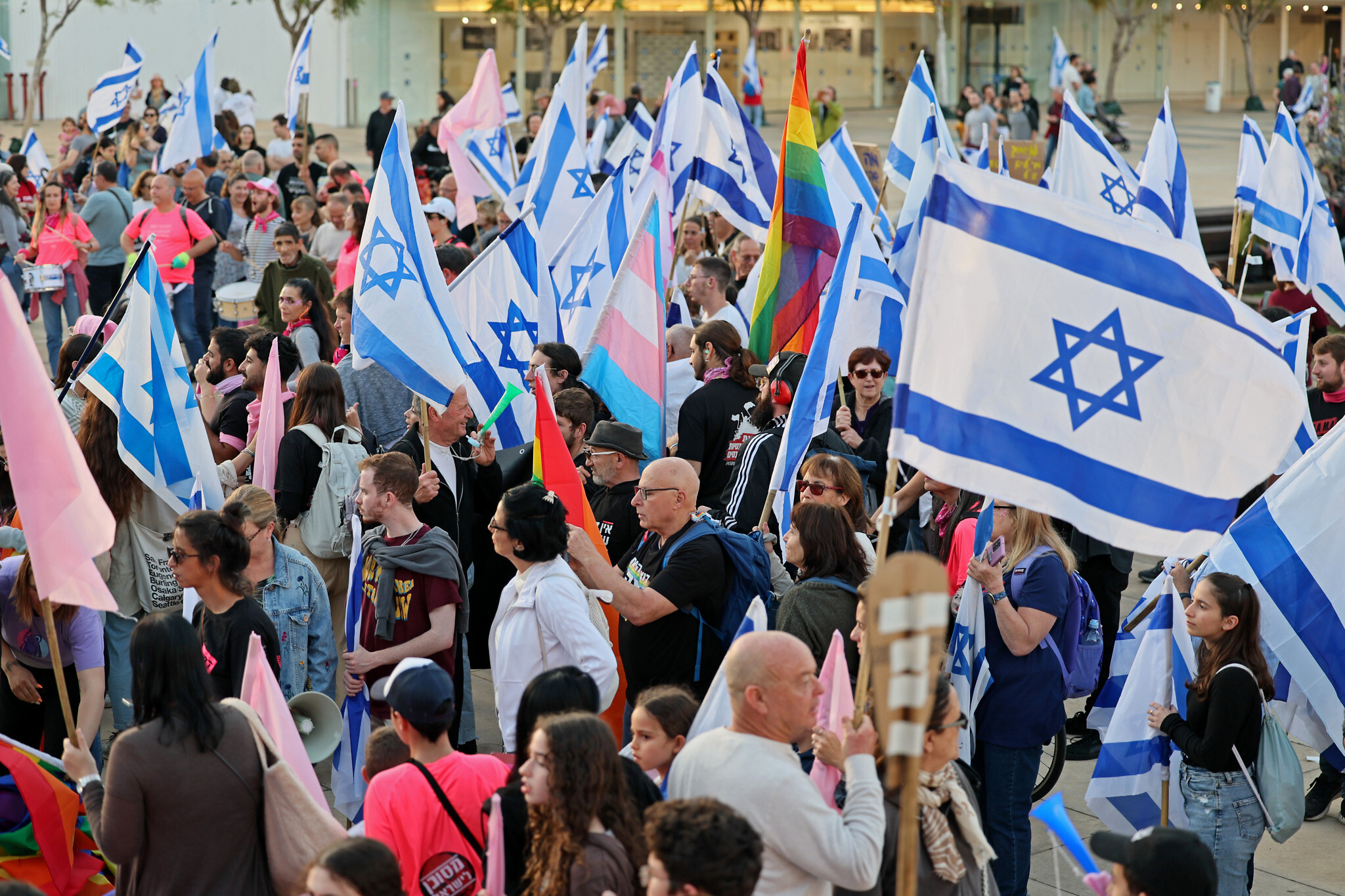 Biểu tình phản đối kế hoạch cải cách tư pháp của chính phủ tại Tel Aviv, Israel.