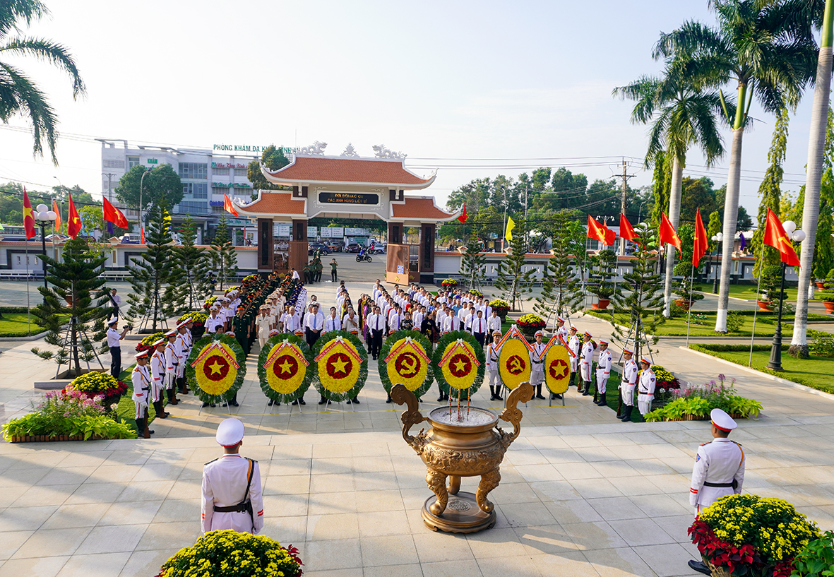 Quang cảnh lễ viếng.