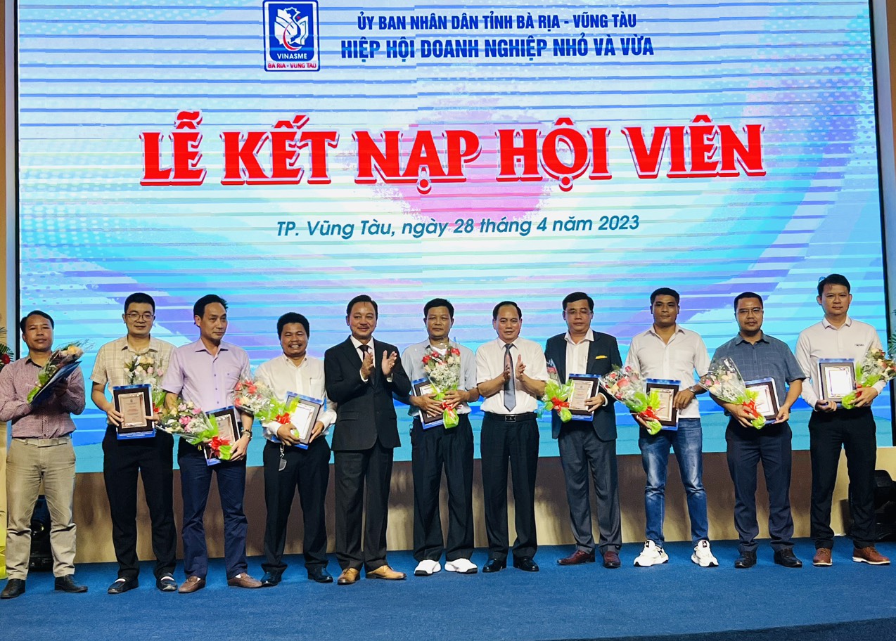 Các doanh nghiệp hội viên được kết nạp vào Hiệp hội doanh nghiệp nhỏ và vừa lần này.