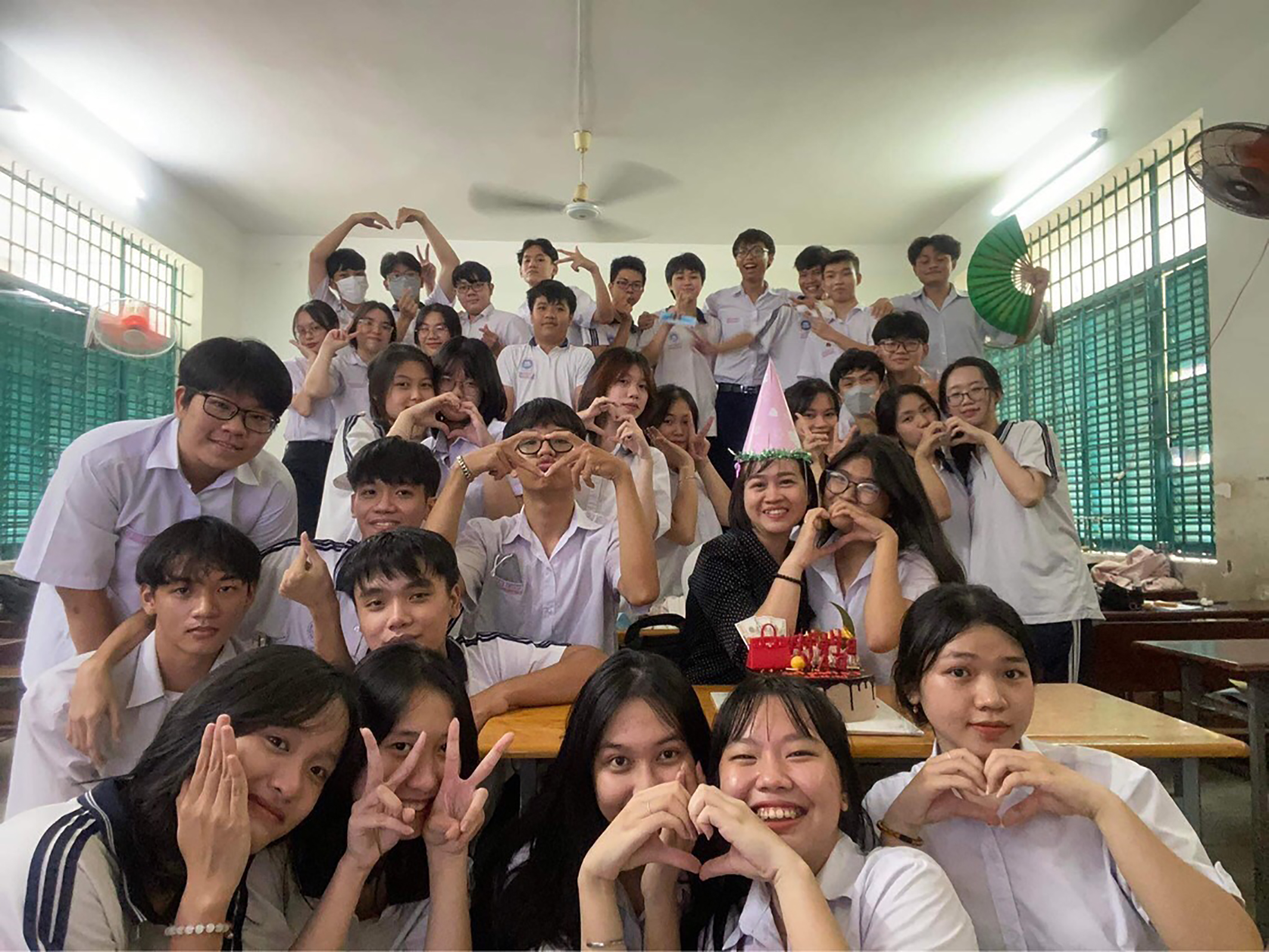 Cùng con vượt qua áp lực mùa thi