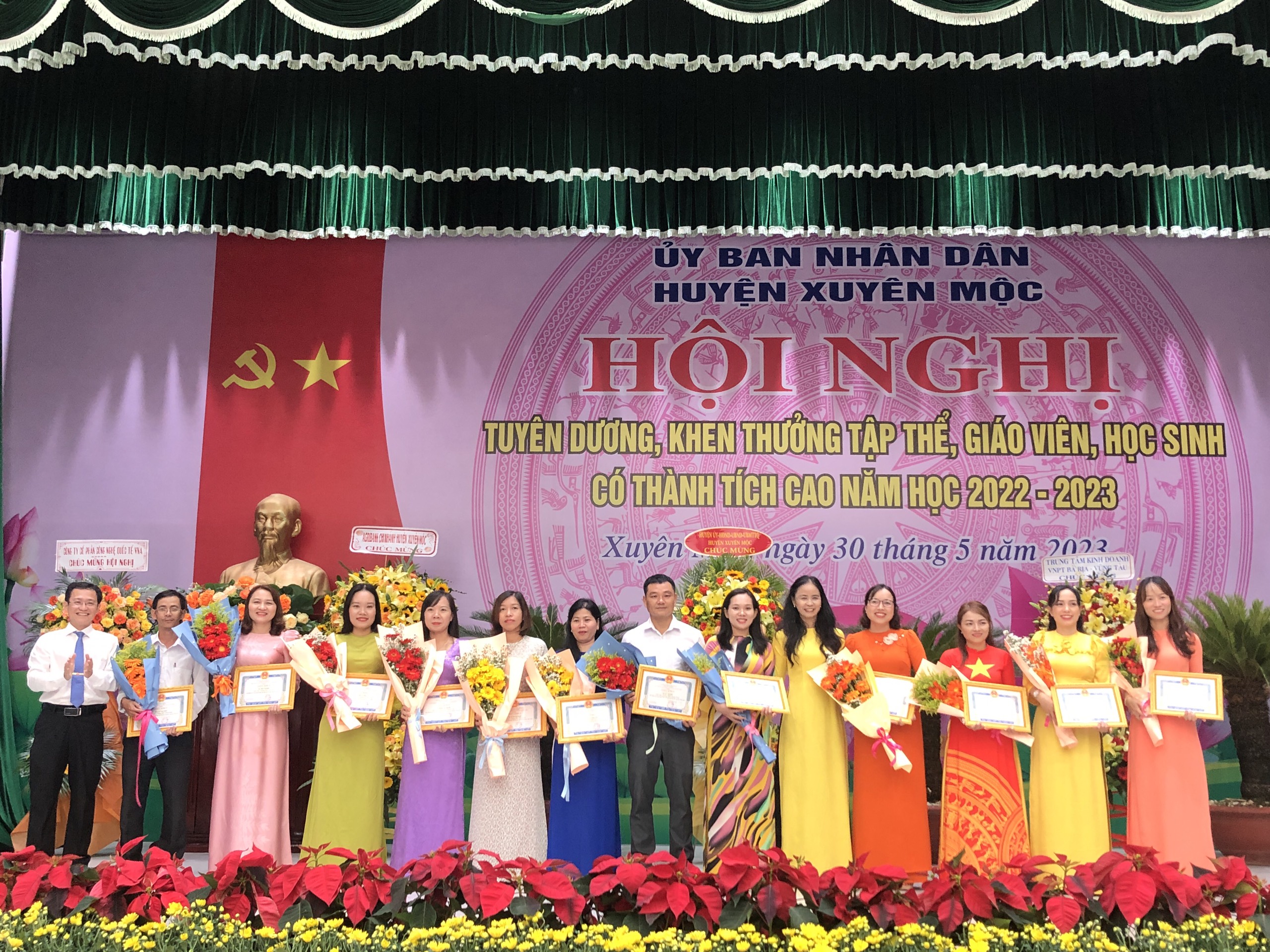 Huyện Xuyên Mộc khen thưởng giáo viên, học sinh có thành tích cao