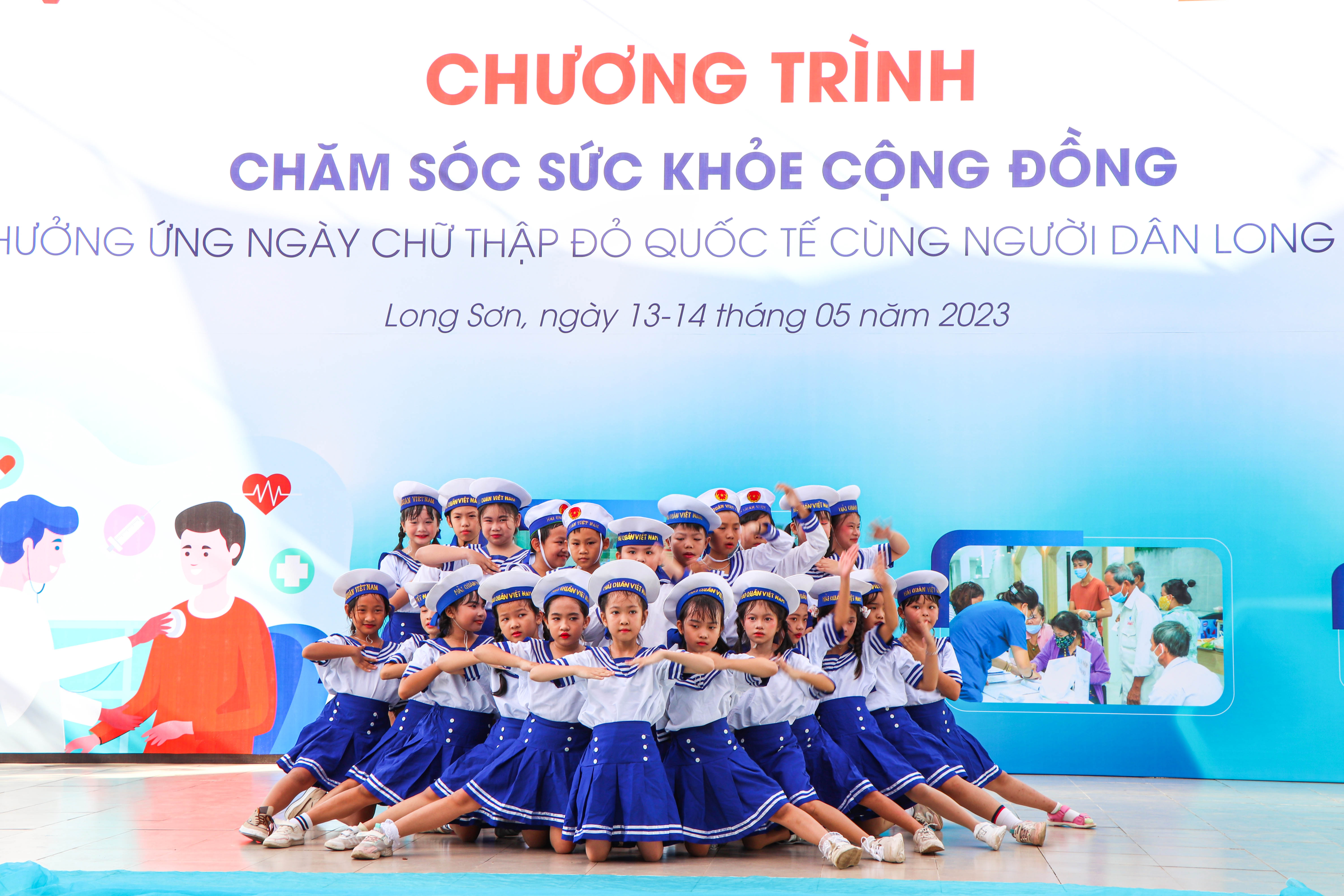 Tiết mục múa do HS Trường TH Long Sơn 1 thực hiện.