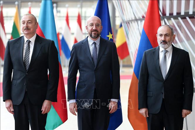 (Từ trái sang) Tổng thống Azerbaijan Ilham Aliyev, Chủ tịch Hội đồng châu Âu Charles Michel và Thủ tướng Armenia Nikol Pashinyan trong cuộc gặp tại Brussels, Bỉ ngày 14/5/2023.