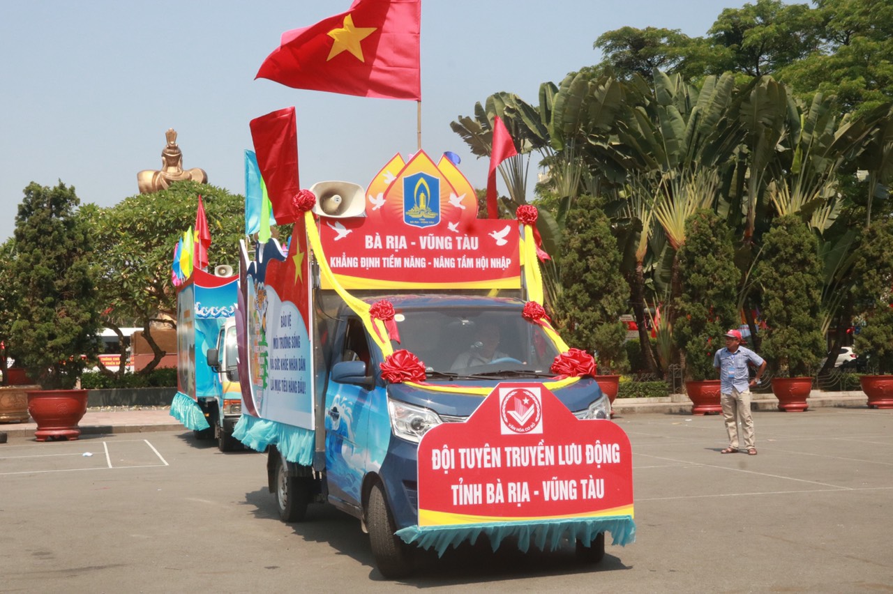Đội TTLĐ Bà Rịa - Vũng Tàu tham gia phần thi diễu hành.