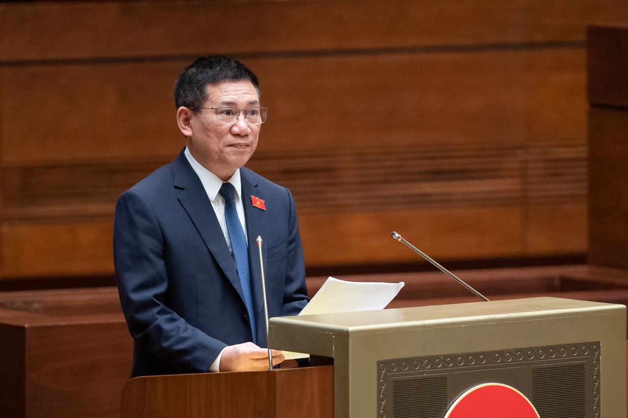 Bộ trưởng Bộ Tài chính Hồ Đức Phớc báo cáo về công tác thực hành tiết kiệm, chống lãng phí năm 2022. Ảnh: CHÂU VŨ