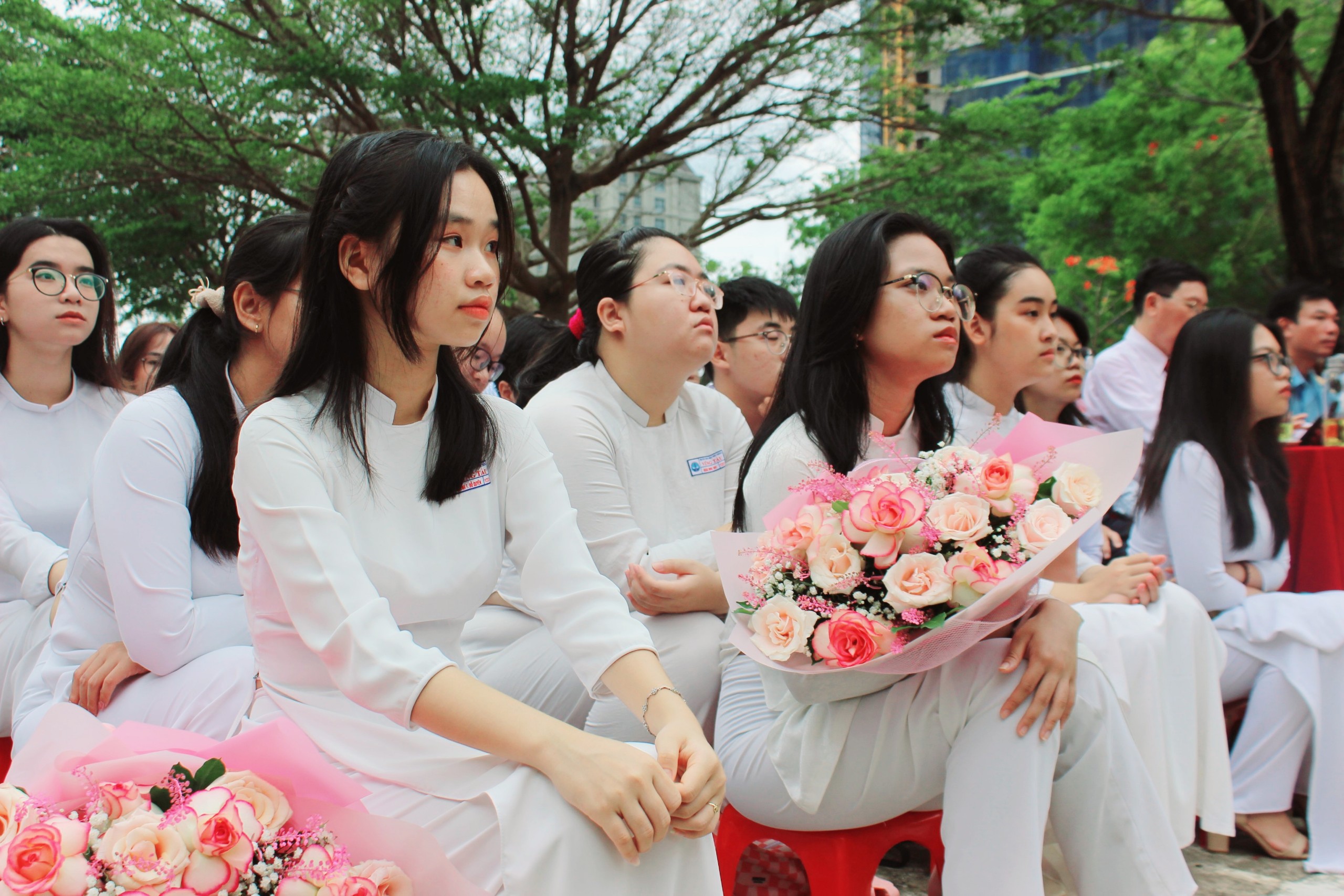 Các em HS tham dự Lễ tổng kết năm học.