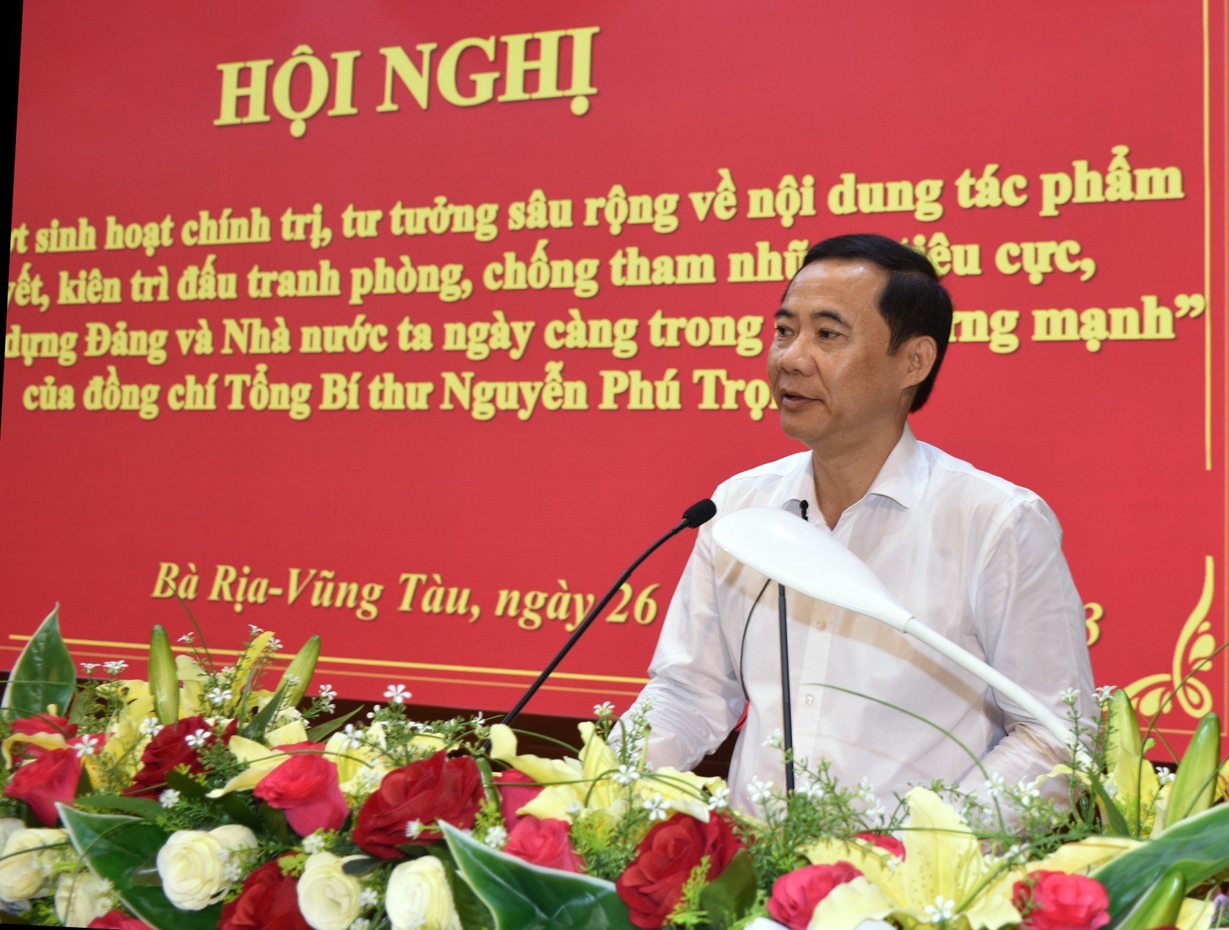 Tiến sĩ Nguyễn Thái Học, Phó Trưởng Ban Nội chính Trung ương, giới thiệu Tác phẩm “Kiên quyết, kiên trì đấu tranh phòng, chống tham nhũng, tiêu cực, góp phần xây dựng Đảng và Nhà nước ta ngày càng trong sạch, vững mạnh” của Tổng Bí thư Nguyễn Phú Trọng.